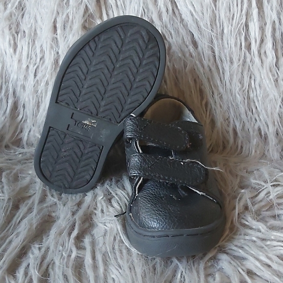 Tiny TOMS Black sneakers - Picture 2 of 5